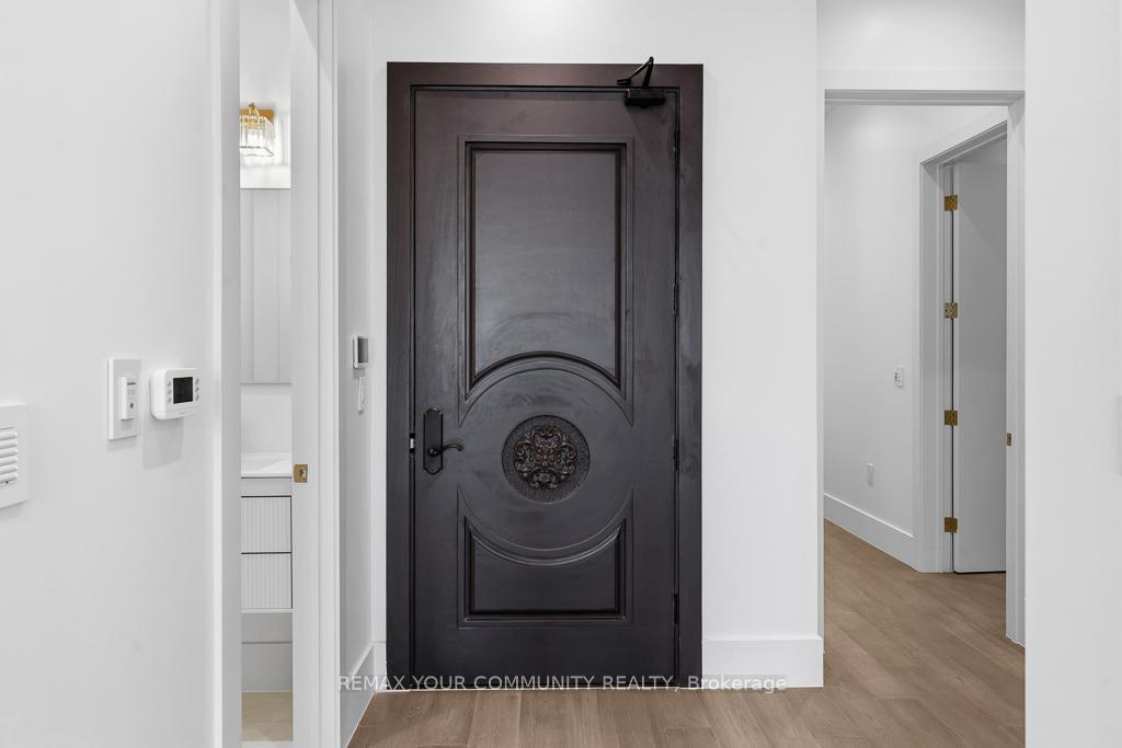 Aurelia Suite - 217 Churchill Avenue, Toronto 5