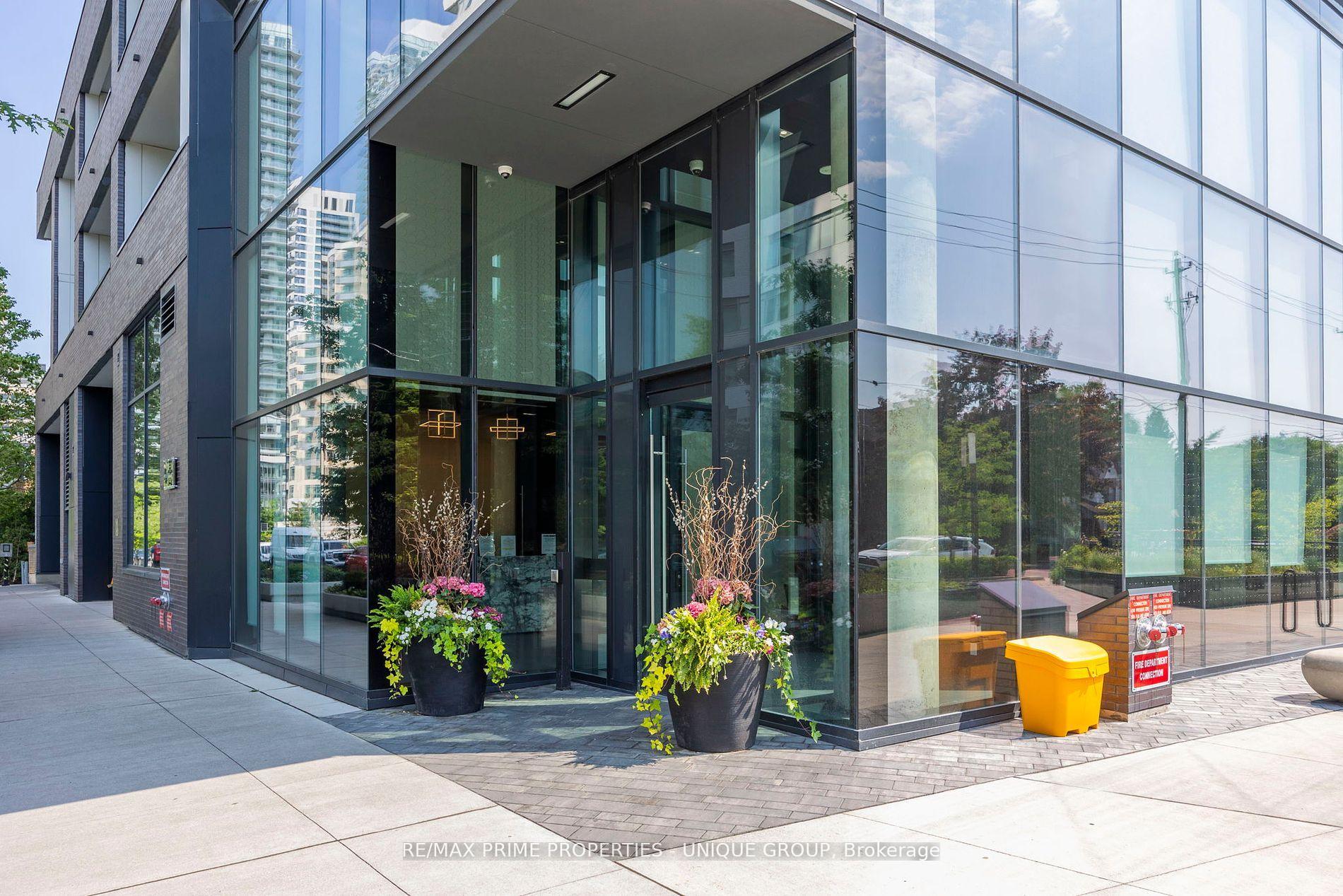 606 - 11 Lillian Street, Toronto 3