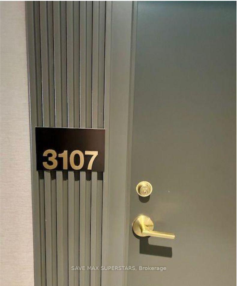Shared Unit 310 - 898 Portage Parkway, Vaughan 4