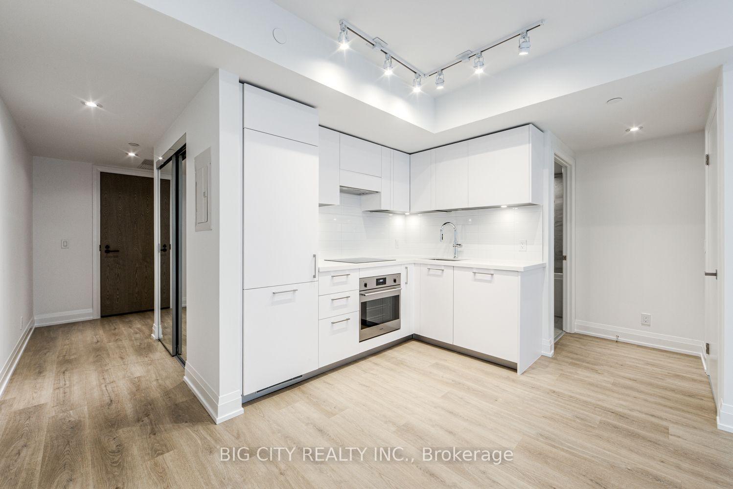 401 - 36 Brentcliffe Road, Toronto 5
