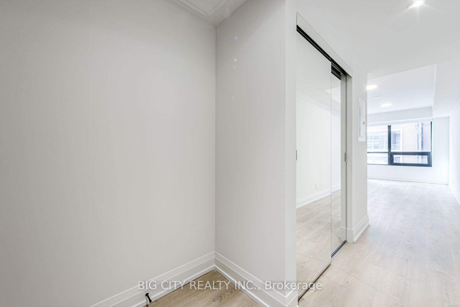 401 - 36 Brentcliffe Road, Toronto 2