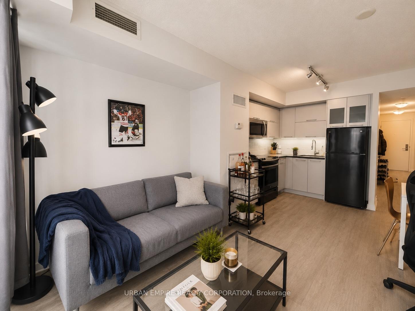 408 - 126 Simcoe Street, Toronto 3