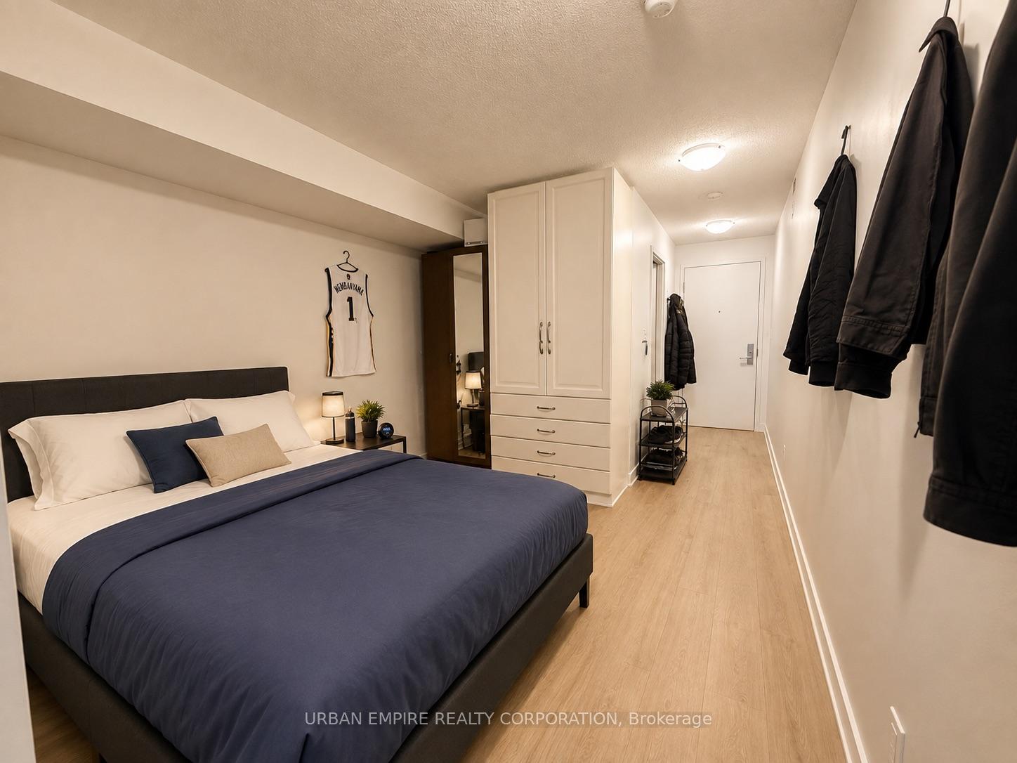 408 - 126 Simcoe Street, Toronto 5
