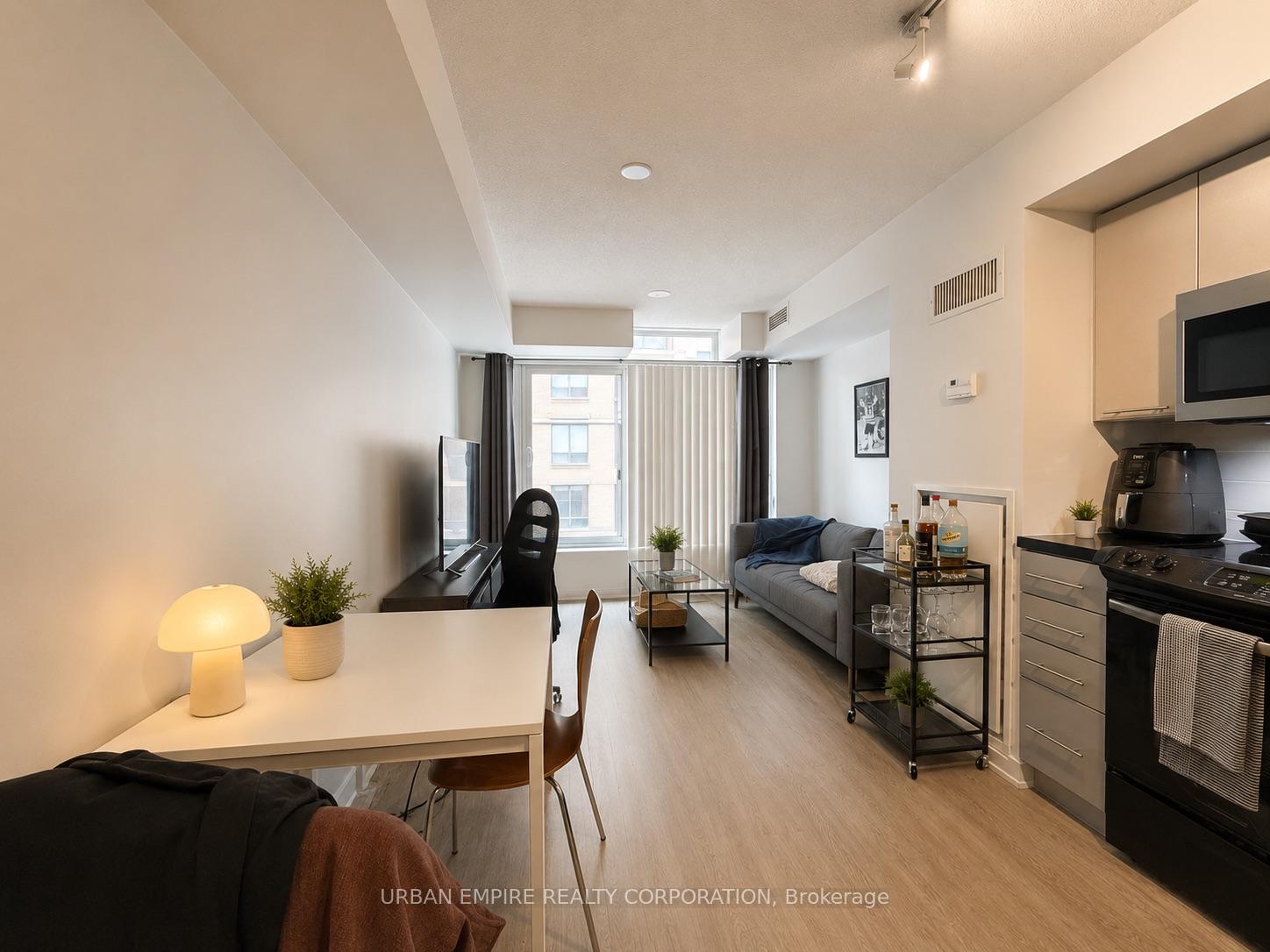408 - 126 Simcoe Street, Toronto 4