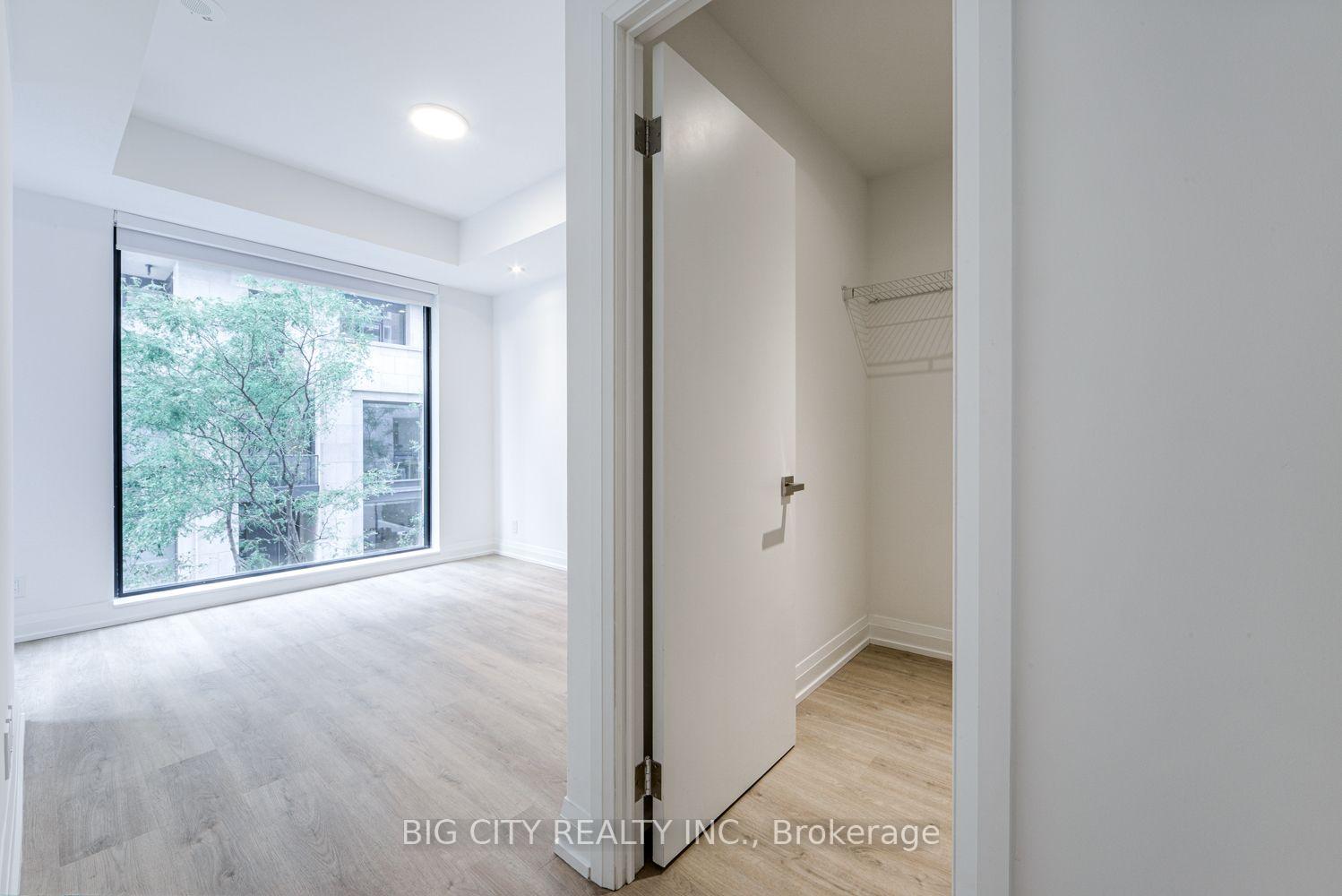 M05 - 36 Brentcliffe Road, Toronto 4
