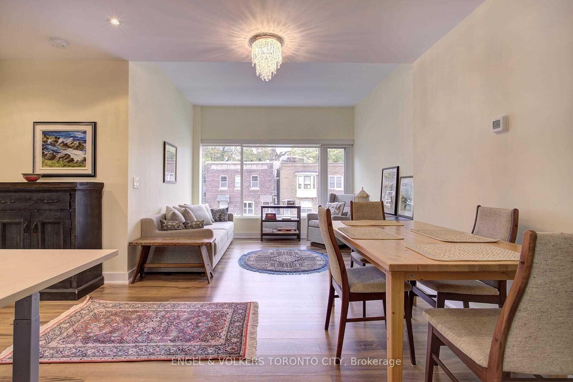 202 - 25 Ritchie Avenue, Toronto 5