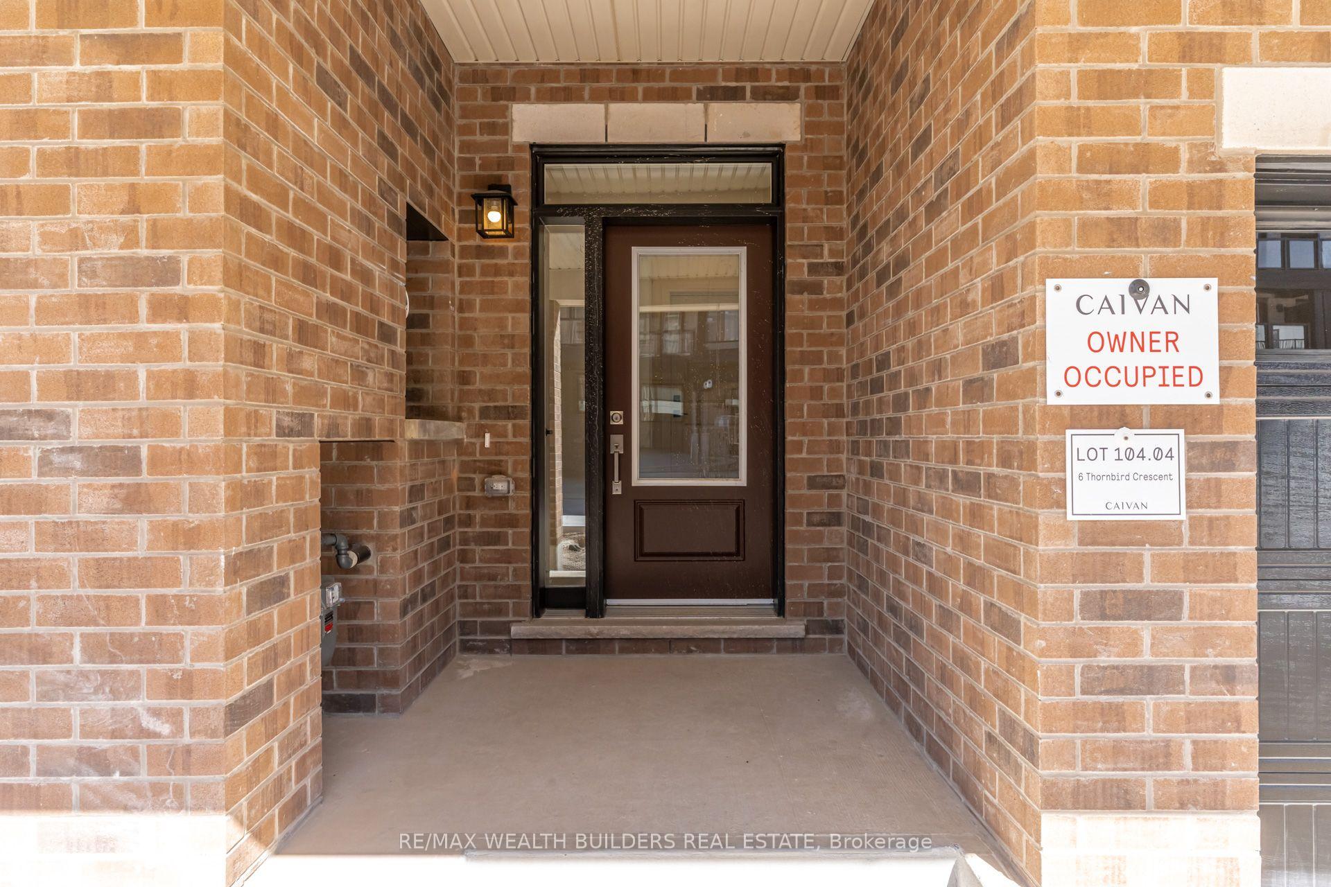 6 Thornbird Crescent, Brampton 2