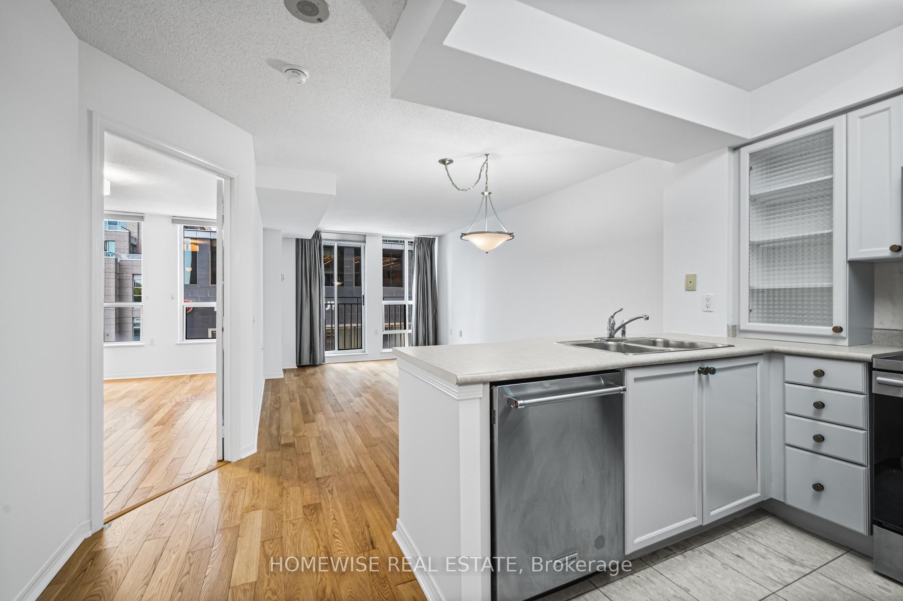 601 - 388 Bloor Street E, Toronto 2