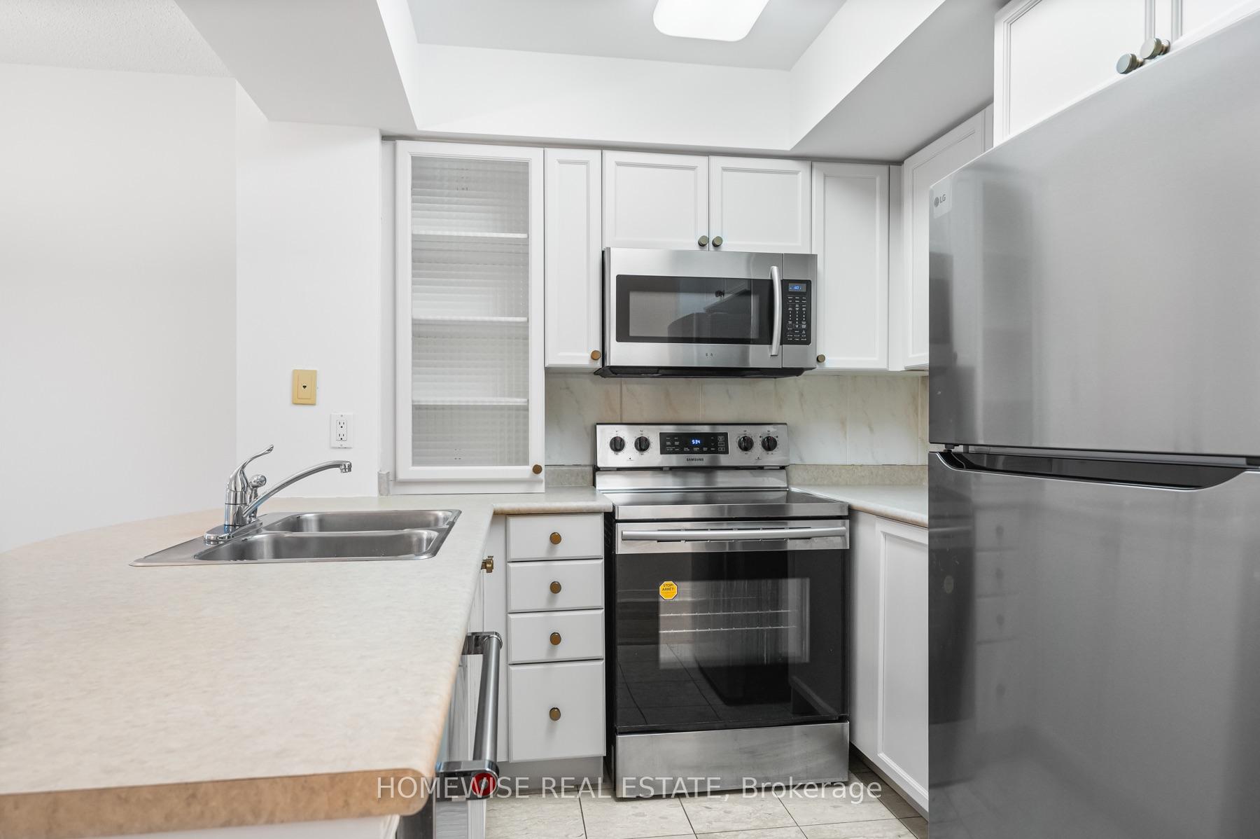 601 - 388 Bloor Street E, Toronto 4
