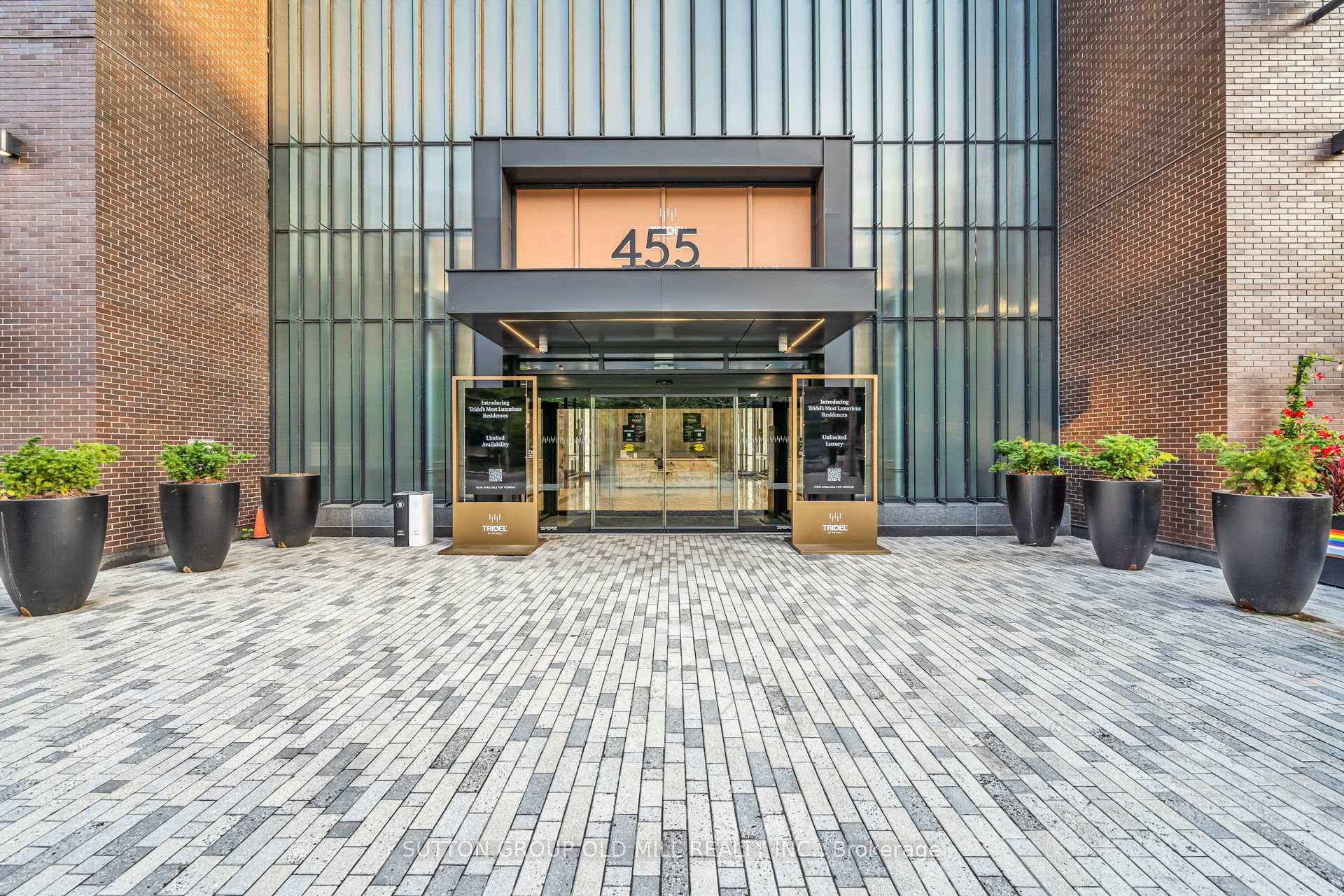 711 - 455 Wellington Street W, Toronto 4
