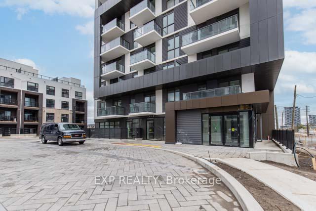 305 - 335 Wheat Boom Drive, Oakville 4