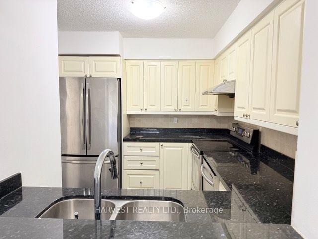 710 - 100 Upper Madison Avenue, Toronto 4