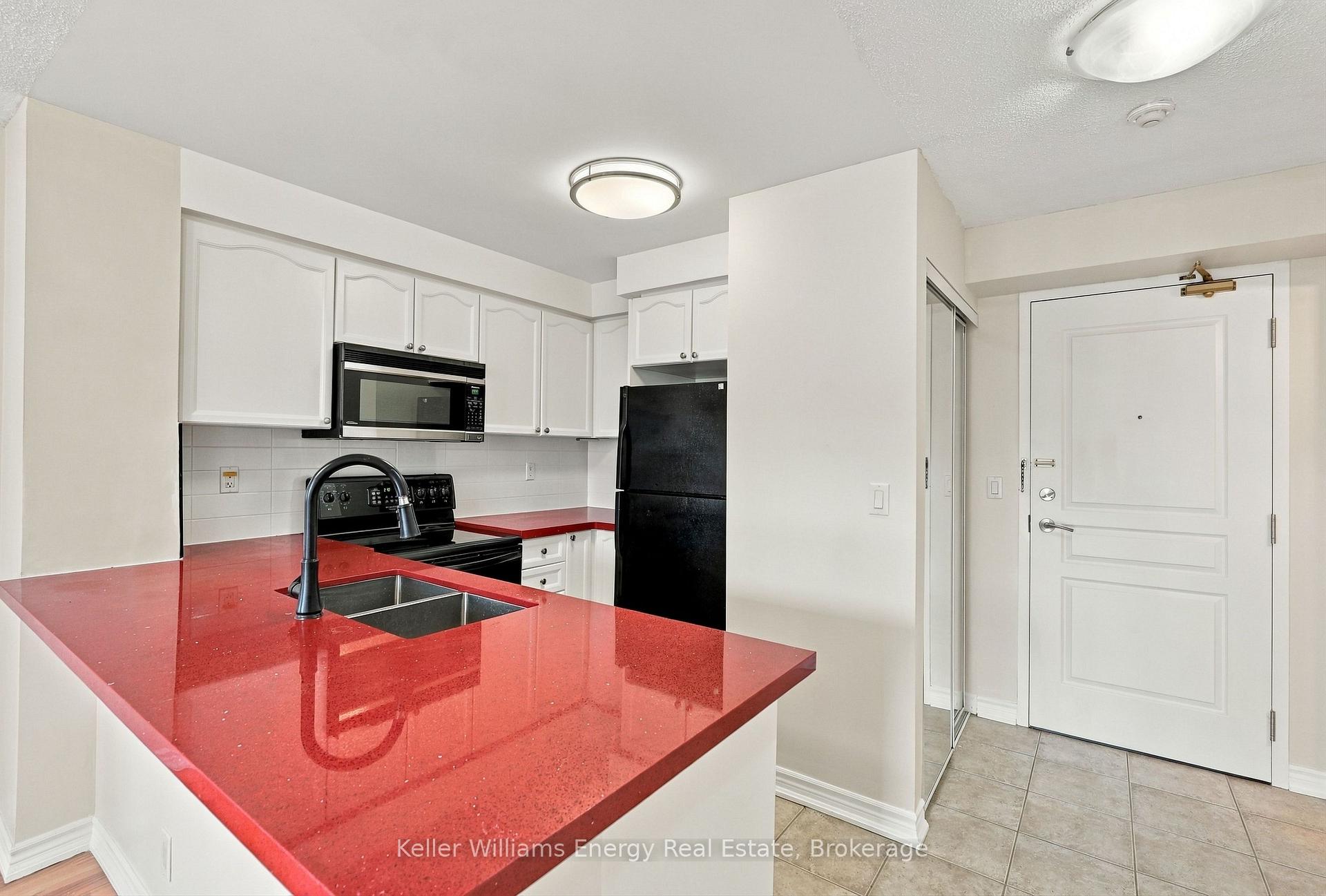 402 - 16 Dallimore Circle, Toronto 5