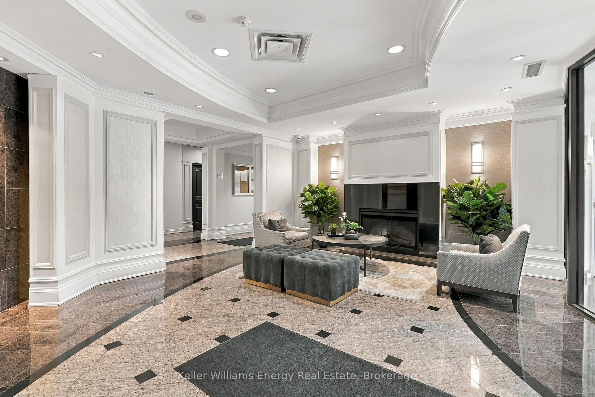 402 - 16 Dallimore Circle, Toronto 3