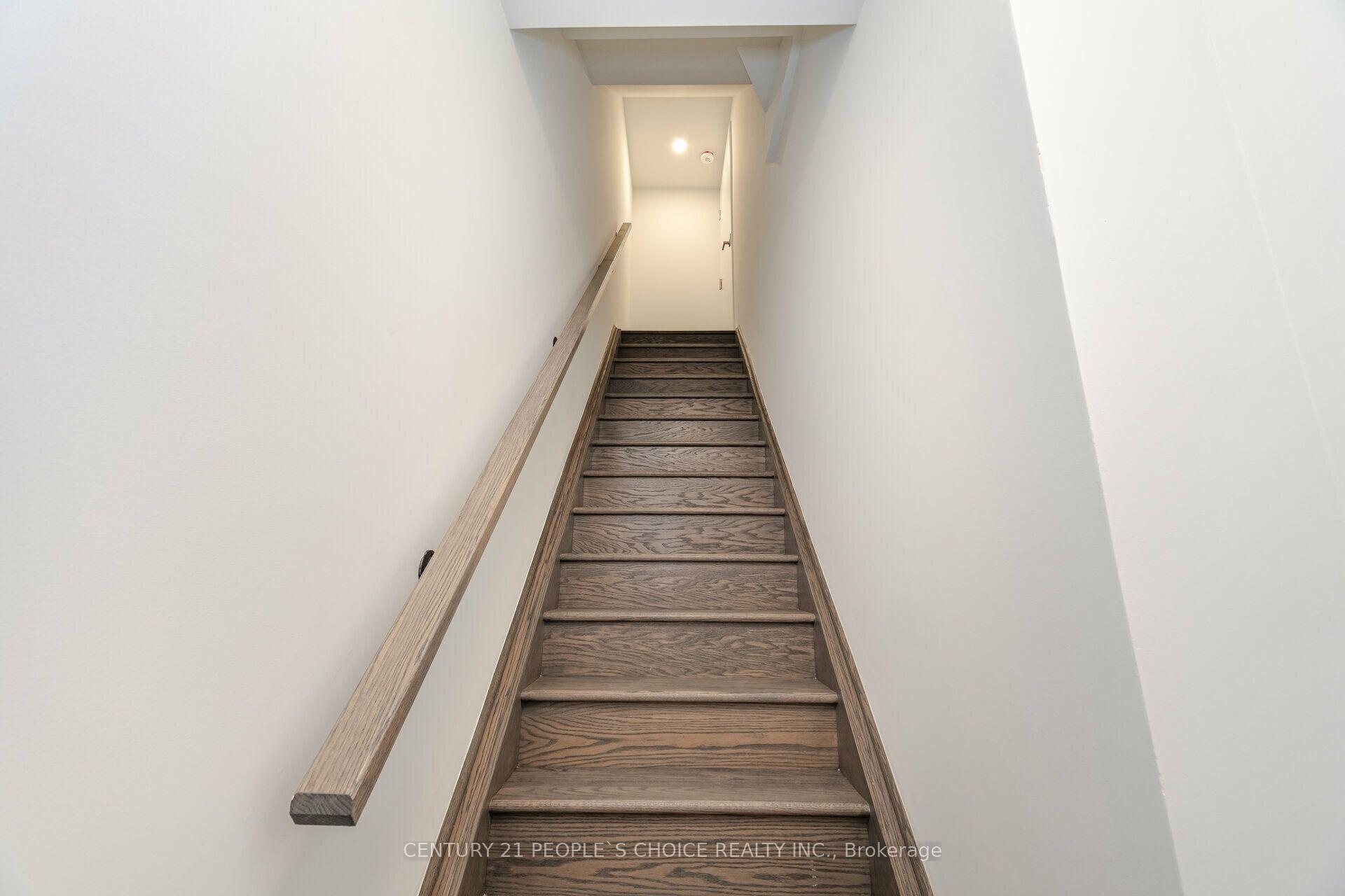 TH263 - 150 Honeycrisp Crescent N, Vaughan 4