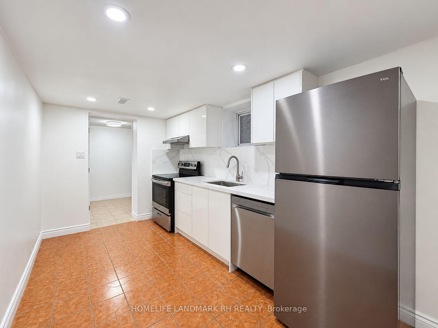 Bsmt - 52 Montcalm Avenue, Toronto 4
