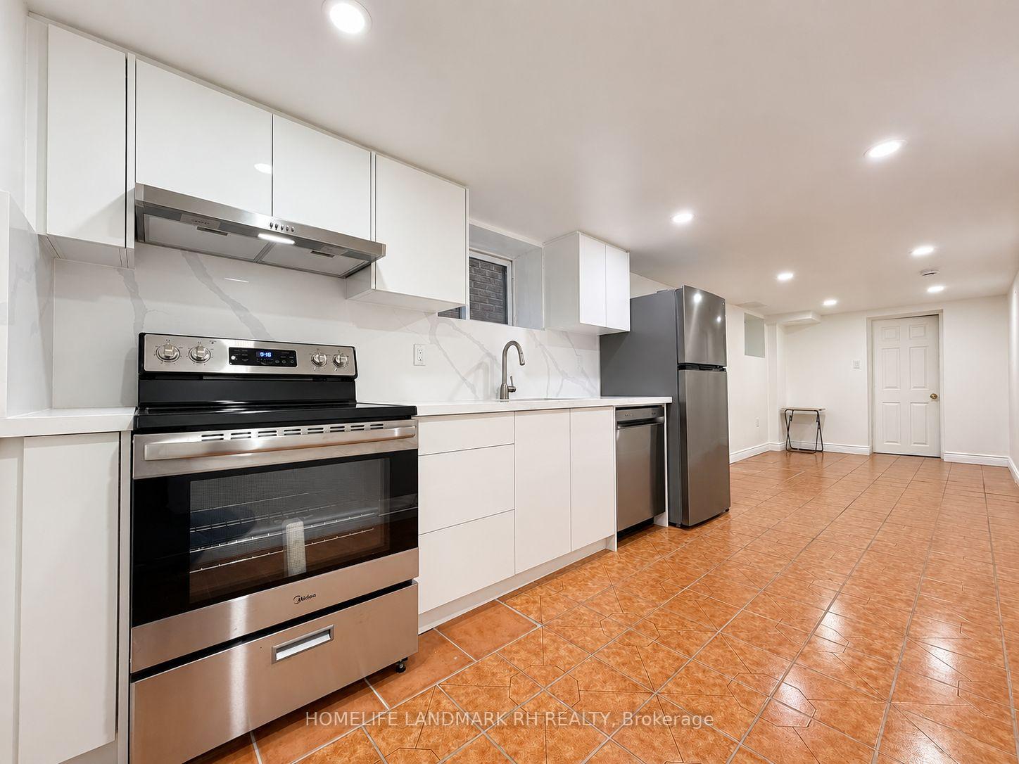 Bsmt - 52 Montcalm Avenue, Toronto 2