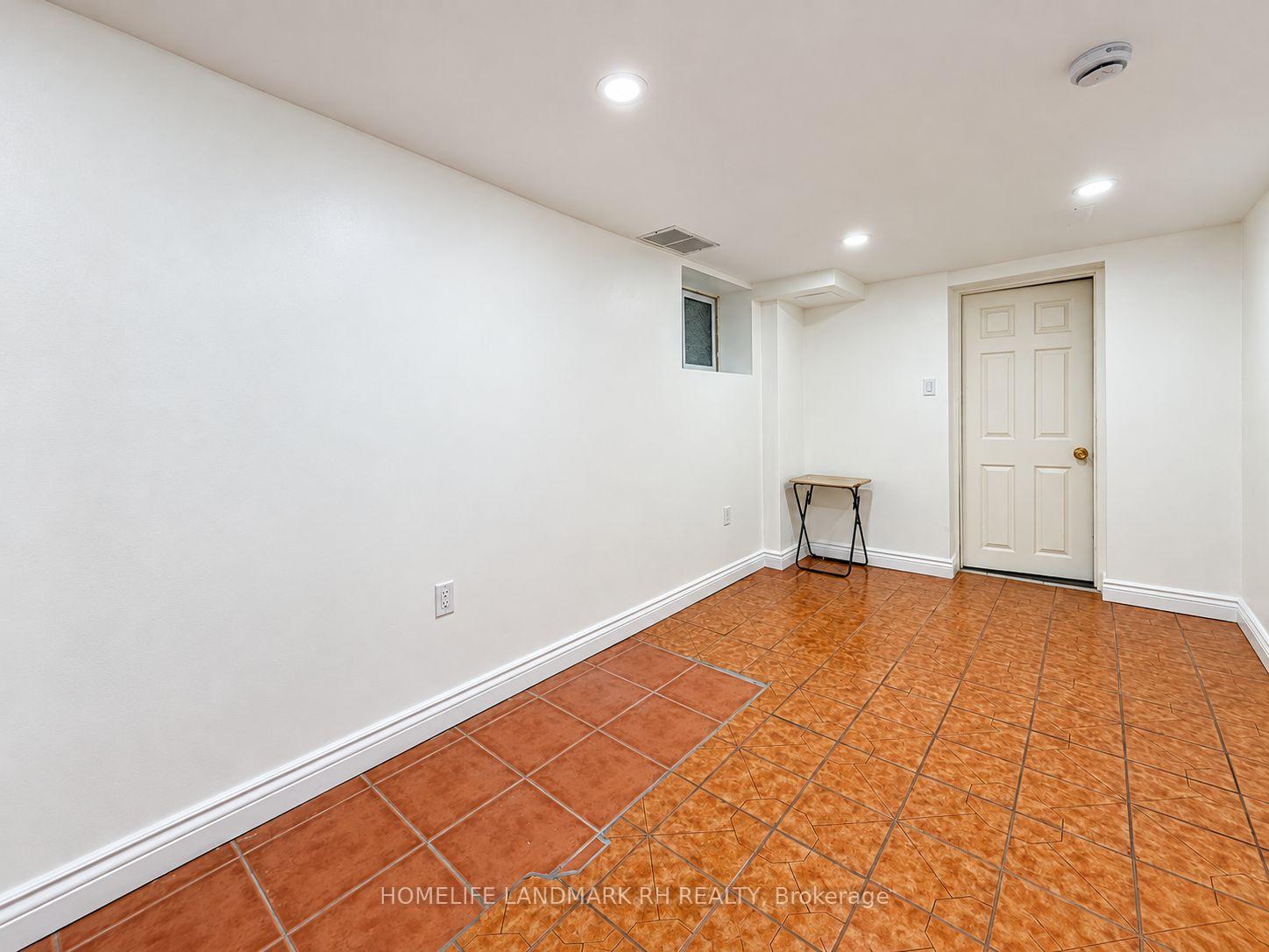 Bsmt - 52 Montcalm Avenue, Toronto 3
