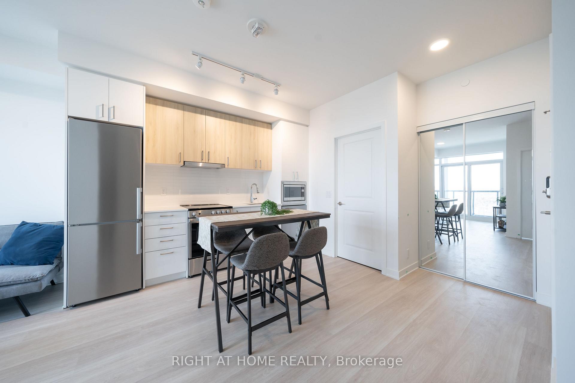 2406 - 50 Upper Mall Way, Vaughan 5