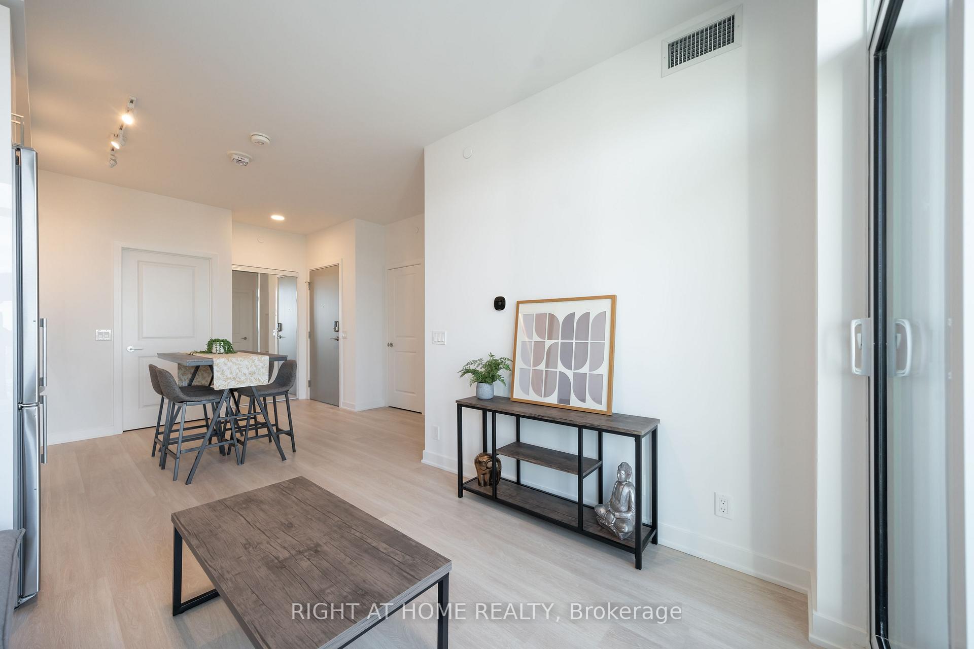 2406 - 50 Upper Mall Way, Vaughan 4