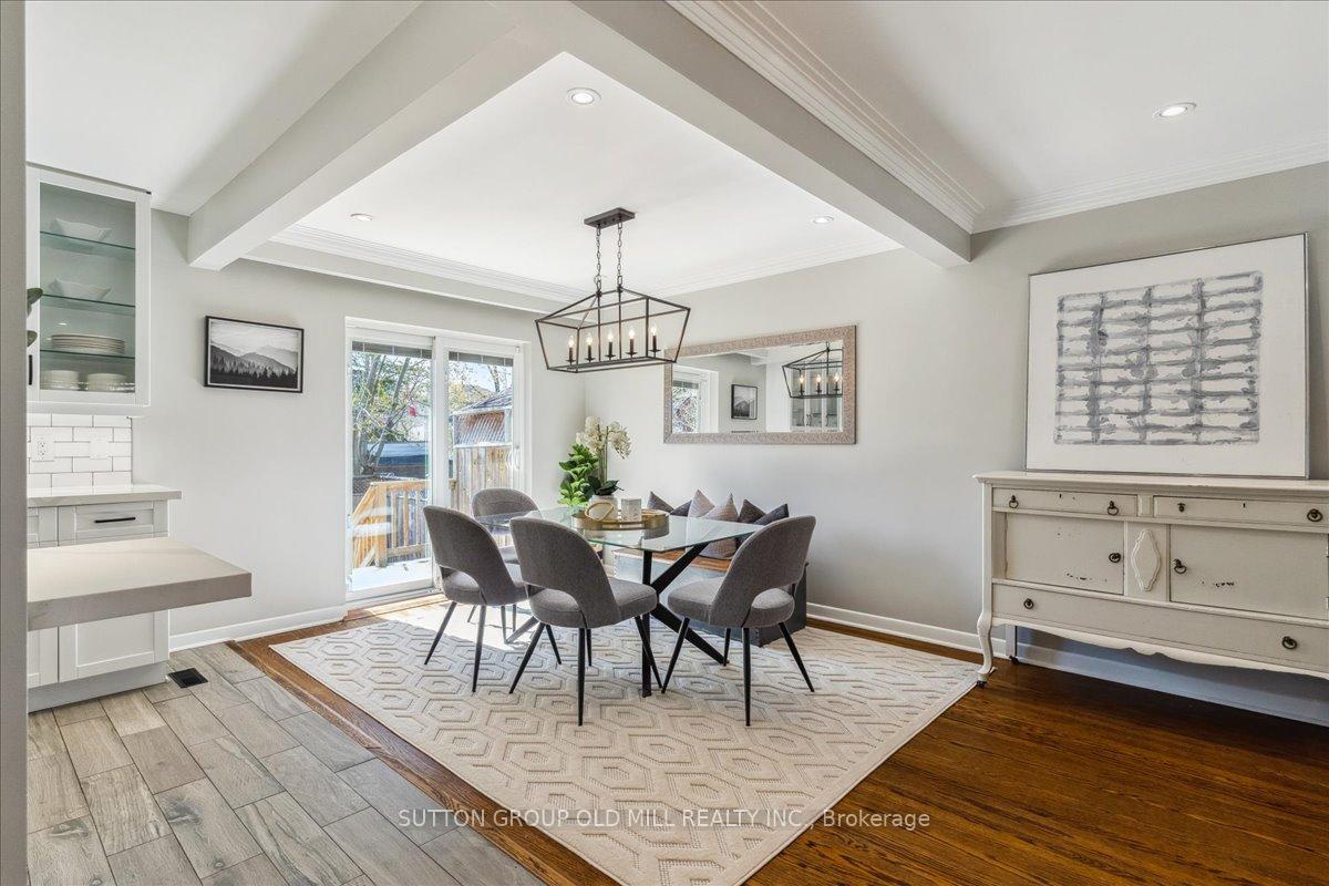 2A Elton Crescent, Toronto 5
