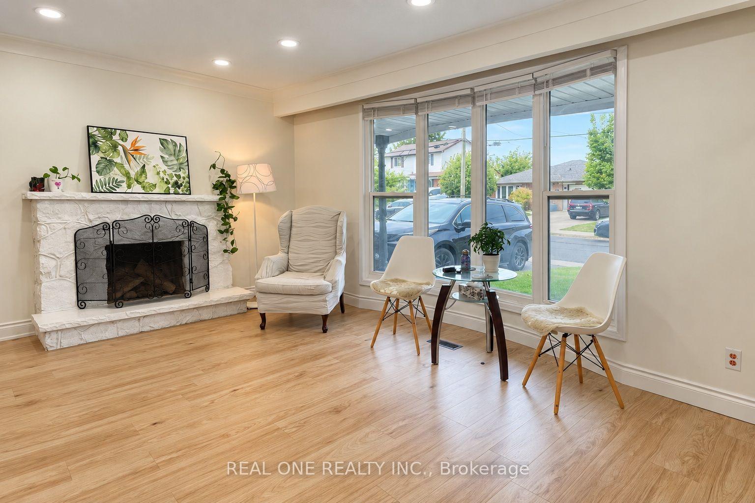 Upper - 41 Marlowe Drive, Hamilton 4