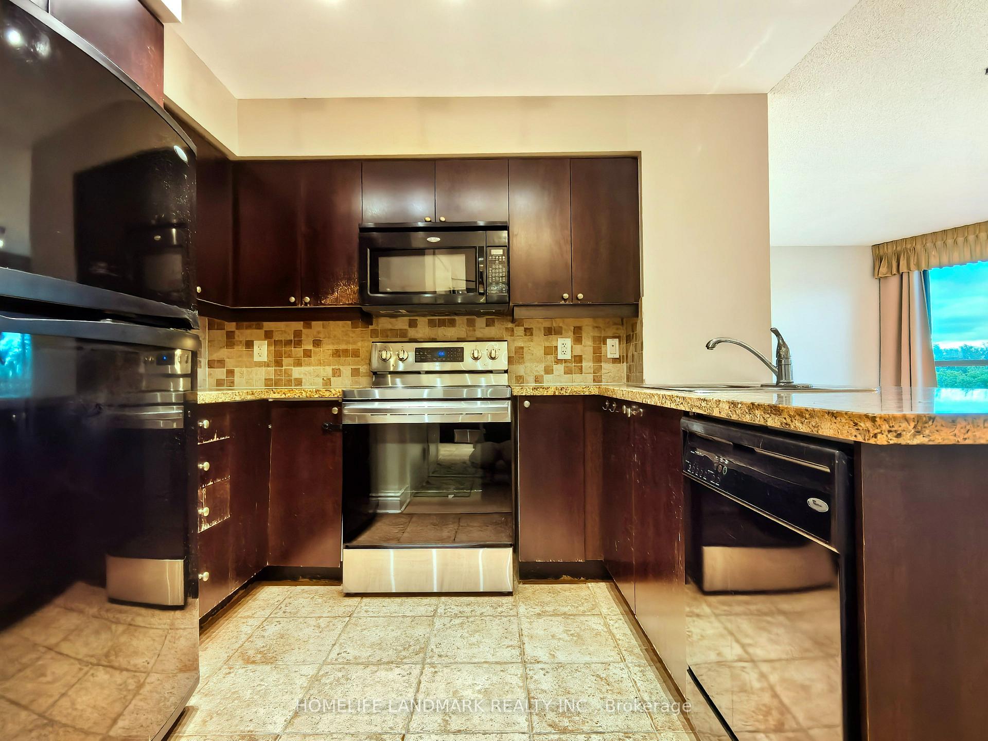 406 - 15 Greenview Avenue, Toronto 4
