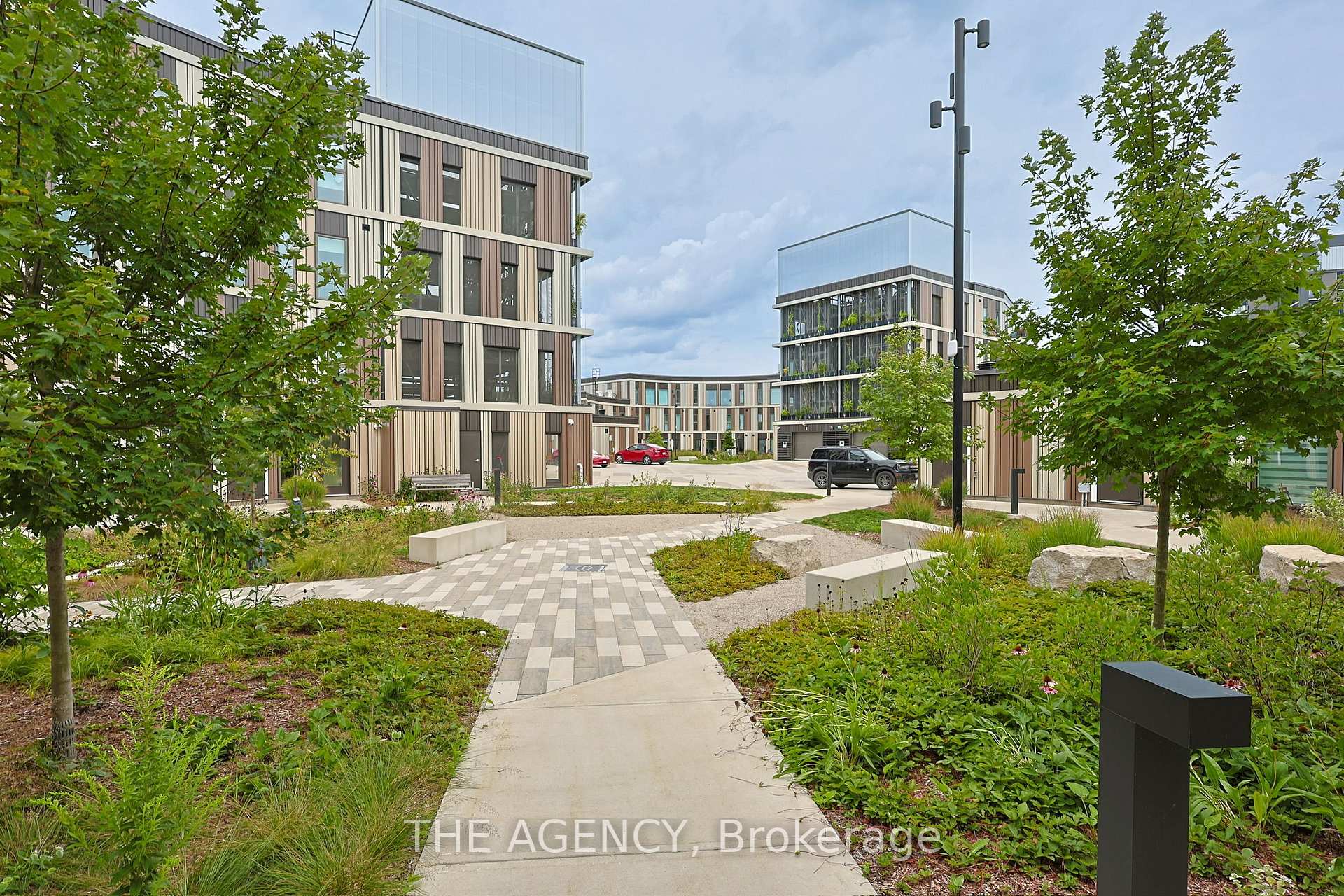 B113 - 2082 Lumen Drive, London South 4