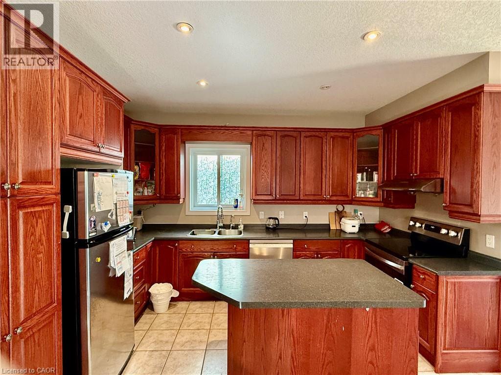 596 VIOLET Street, Waterloo 5