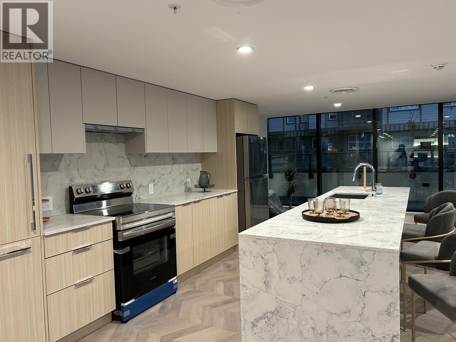 806 10333 133 STREET, Surrey 2