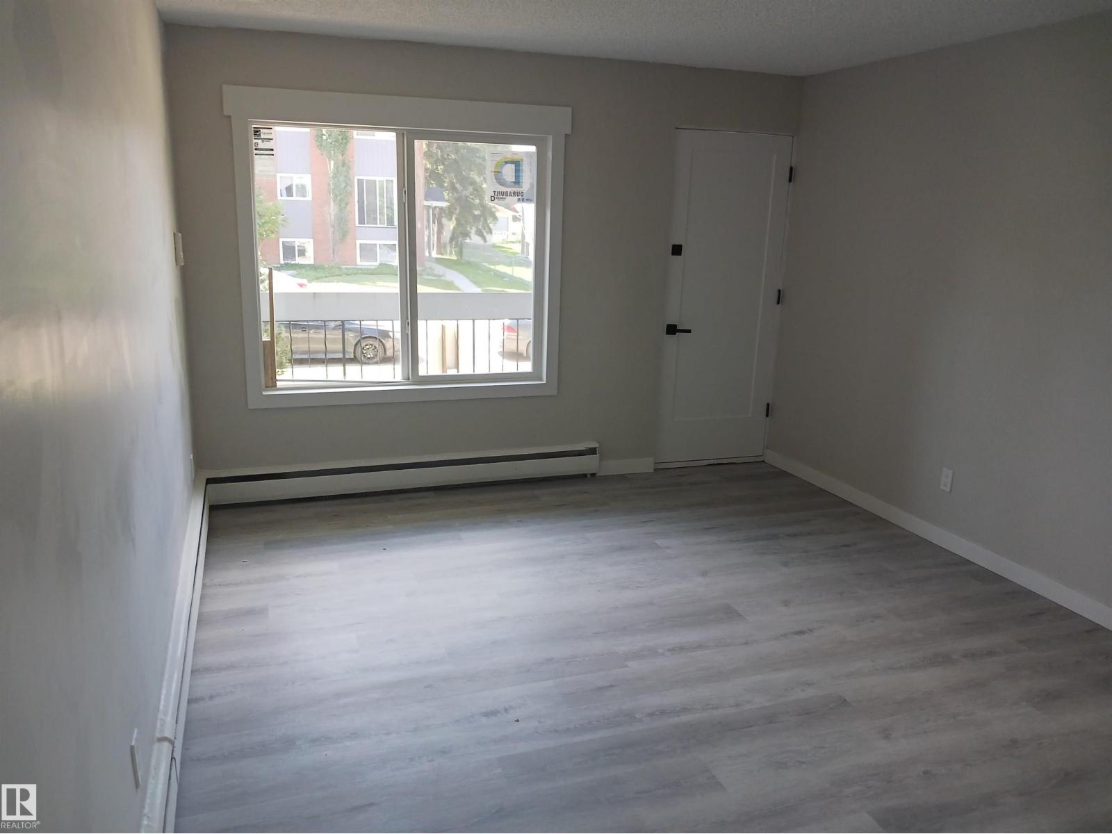 #2 10045 154 ST NW, Edmonton 3