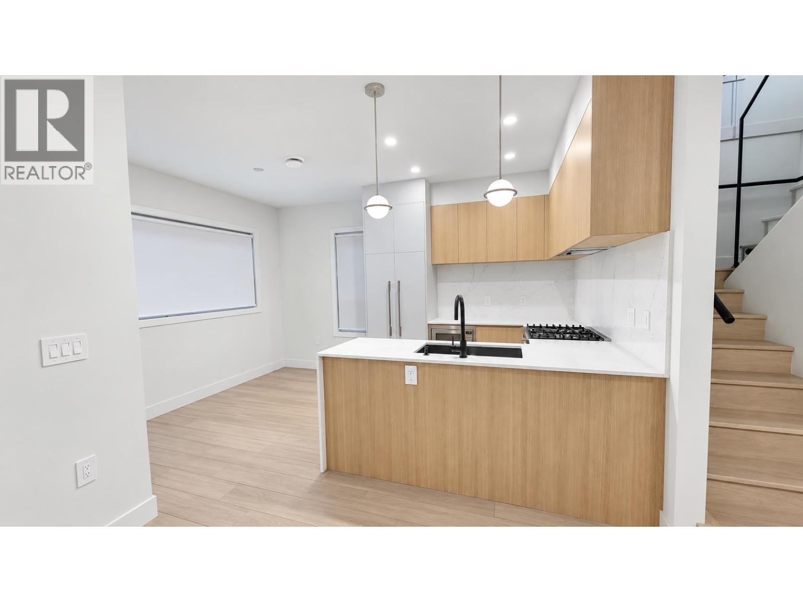 3 8300 NO 3 ROAD, Richmond 2
