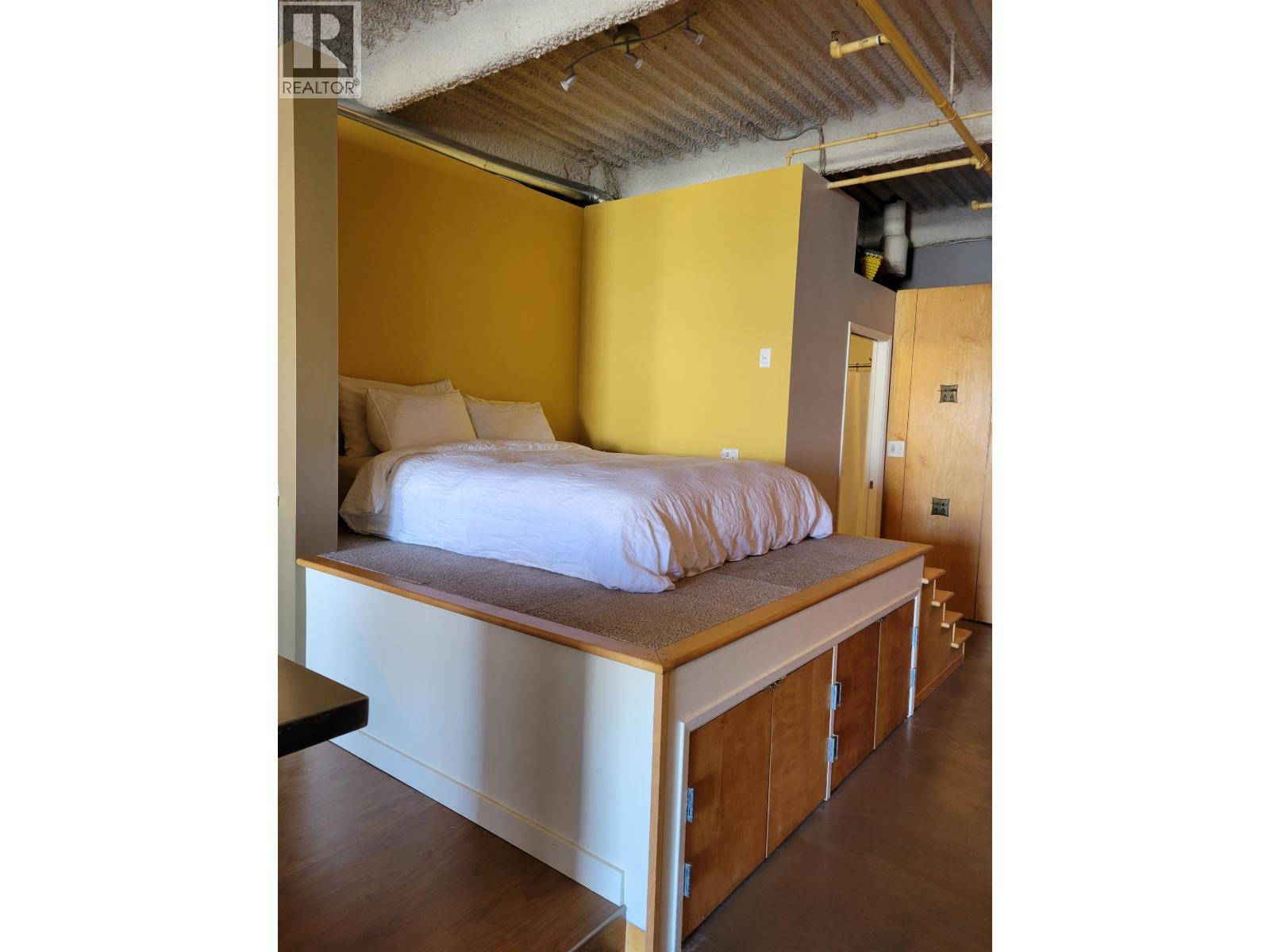 217 237 E 4TH AVENUE, Vancouver 4
