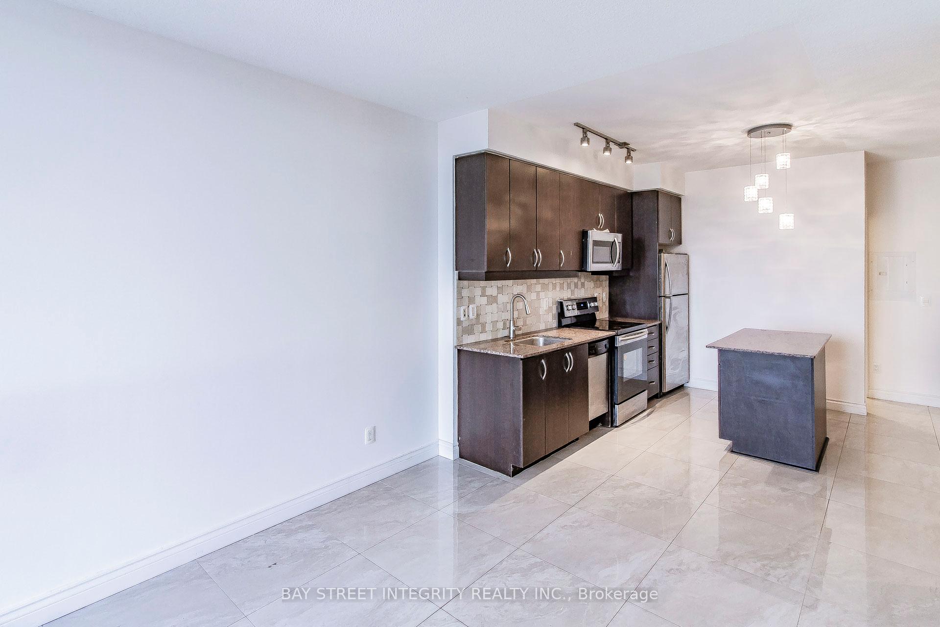 813 - 2885 Bayview Avenue, Toronto 4