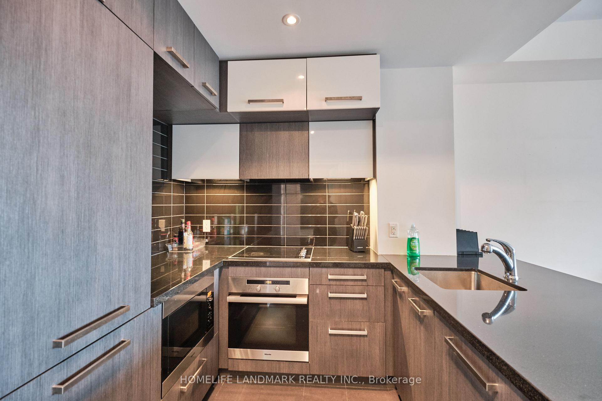 2910 - 8 The Esplanade, Toronto 3