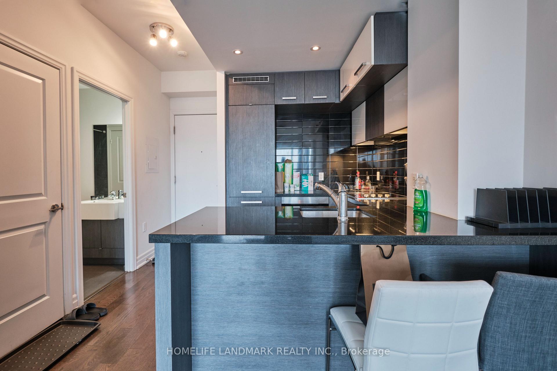 2910 - 8 The Esplanade, Toronto 5