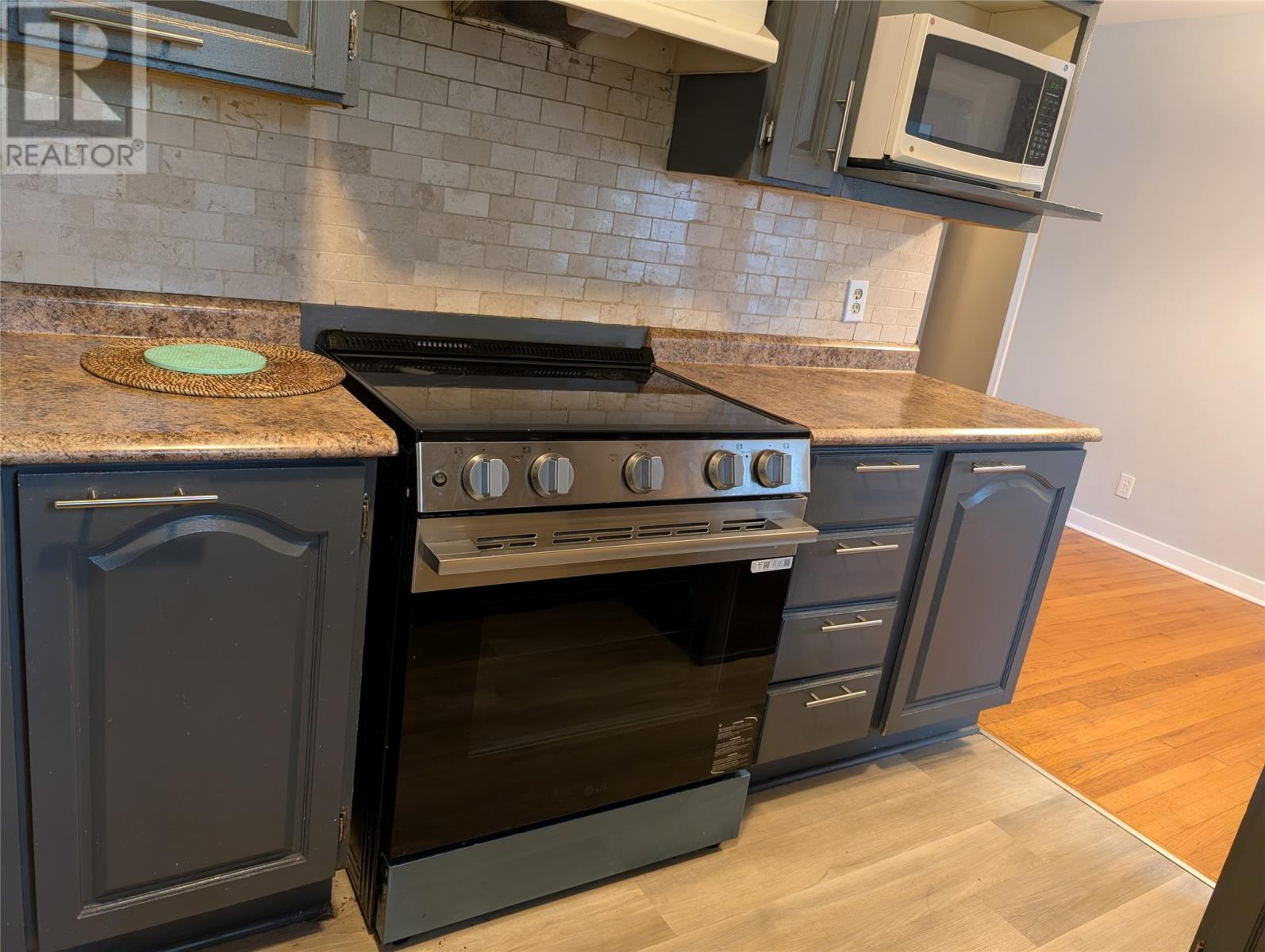 32 DUNDAS Street, St. John'S 5