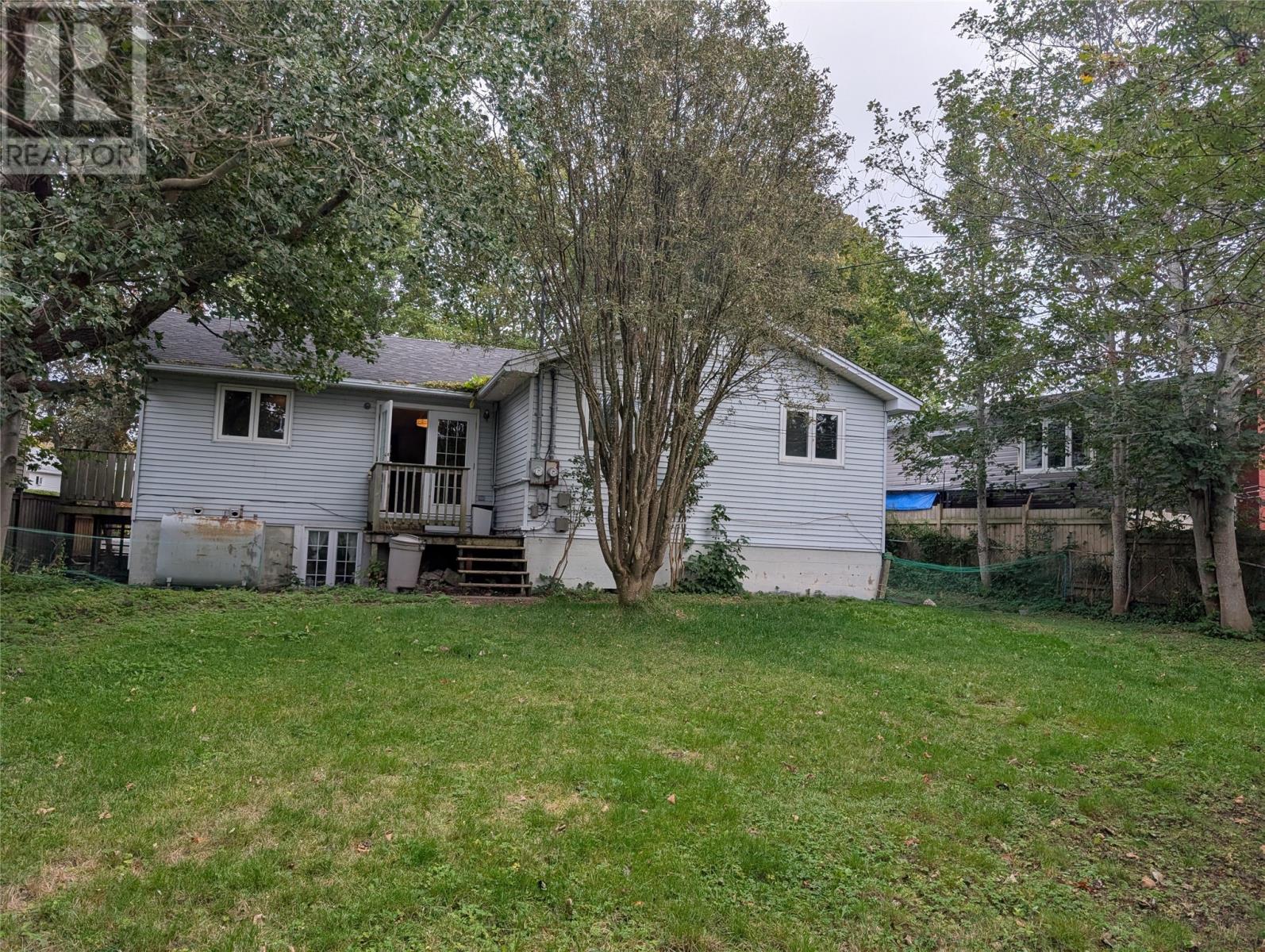 32 DUNDAS Street, St. John'S 2