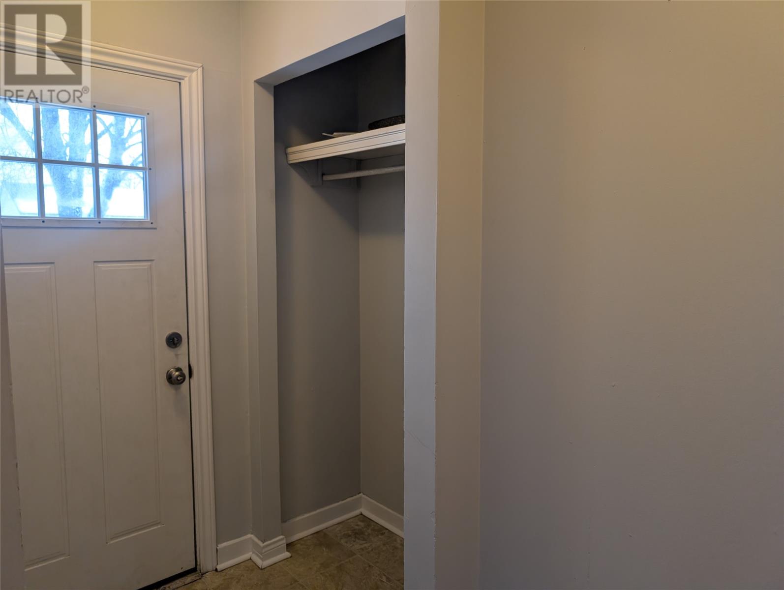 32 DUNDAS Street, St. John'S 4