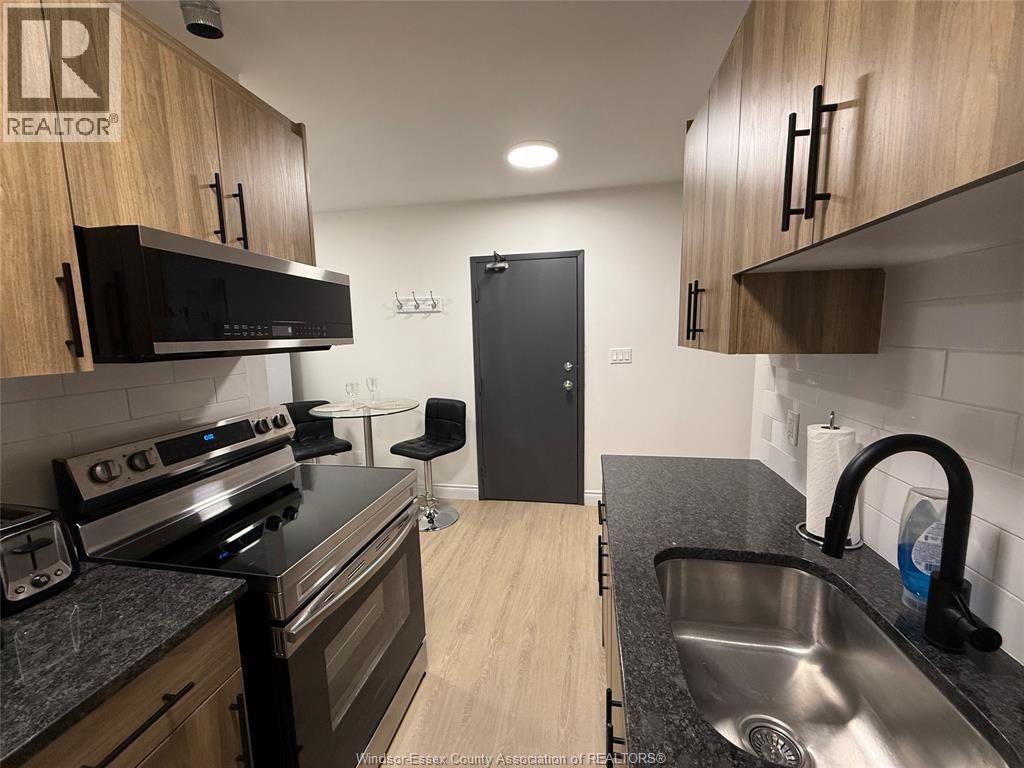 808 OTTAWA STREET Unit# 3, Windsor 4
