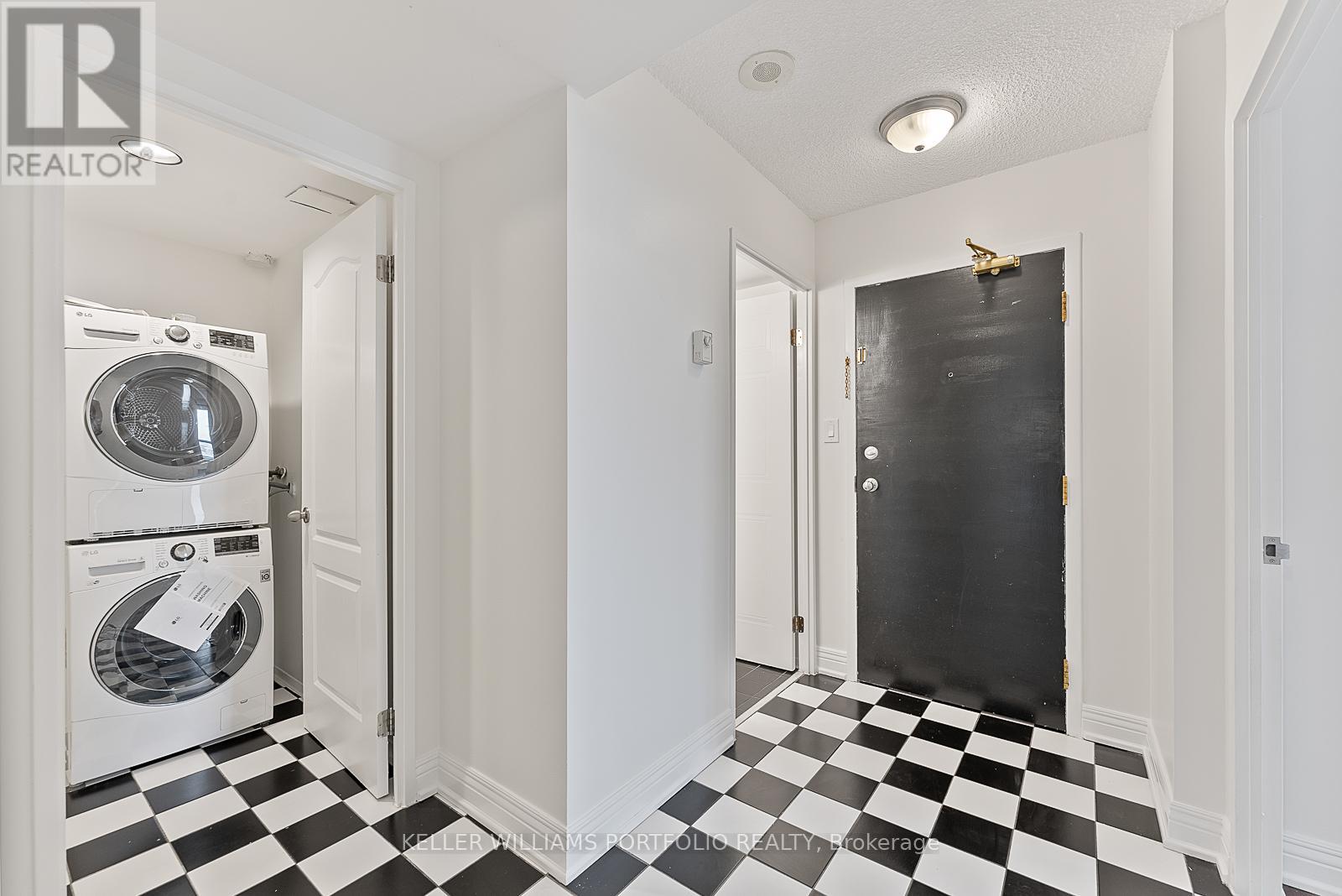418 - 2550 Lawrence Avenue E, Toronto 3