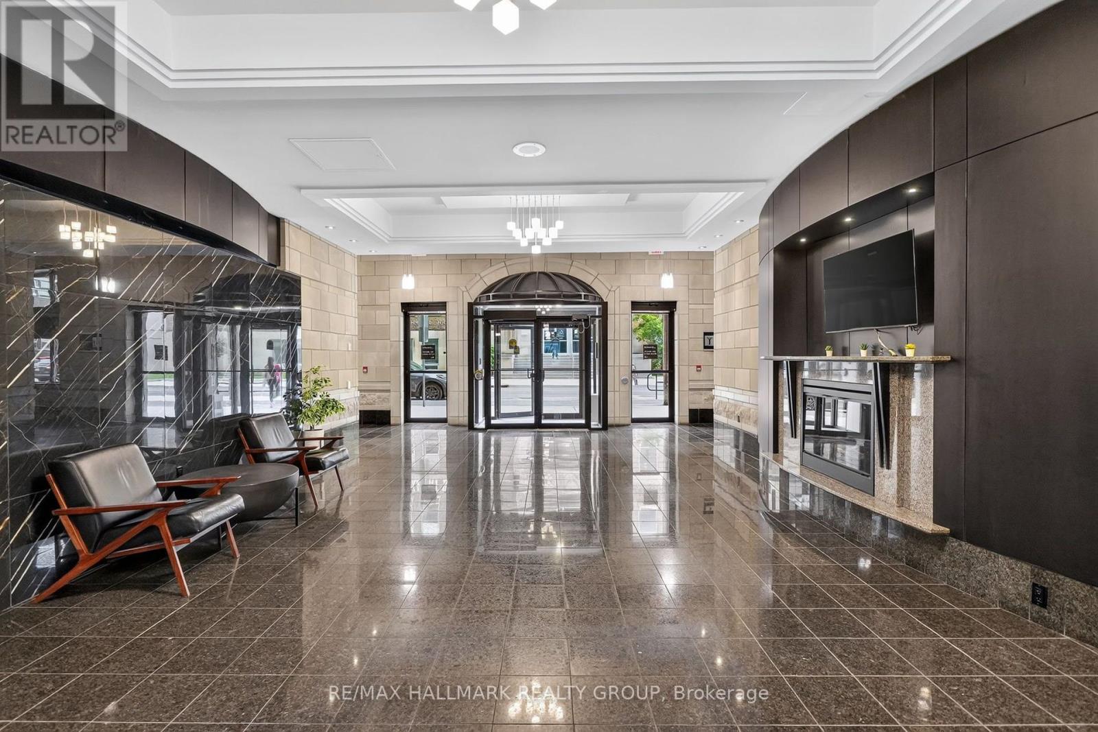 208 - 435 Albert Street, Ottawa 3