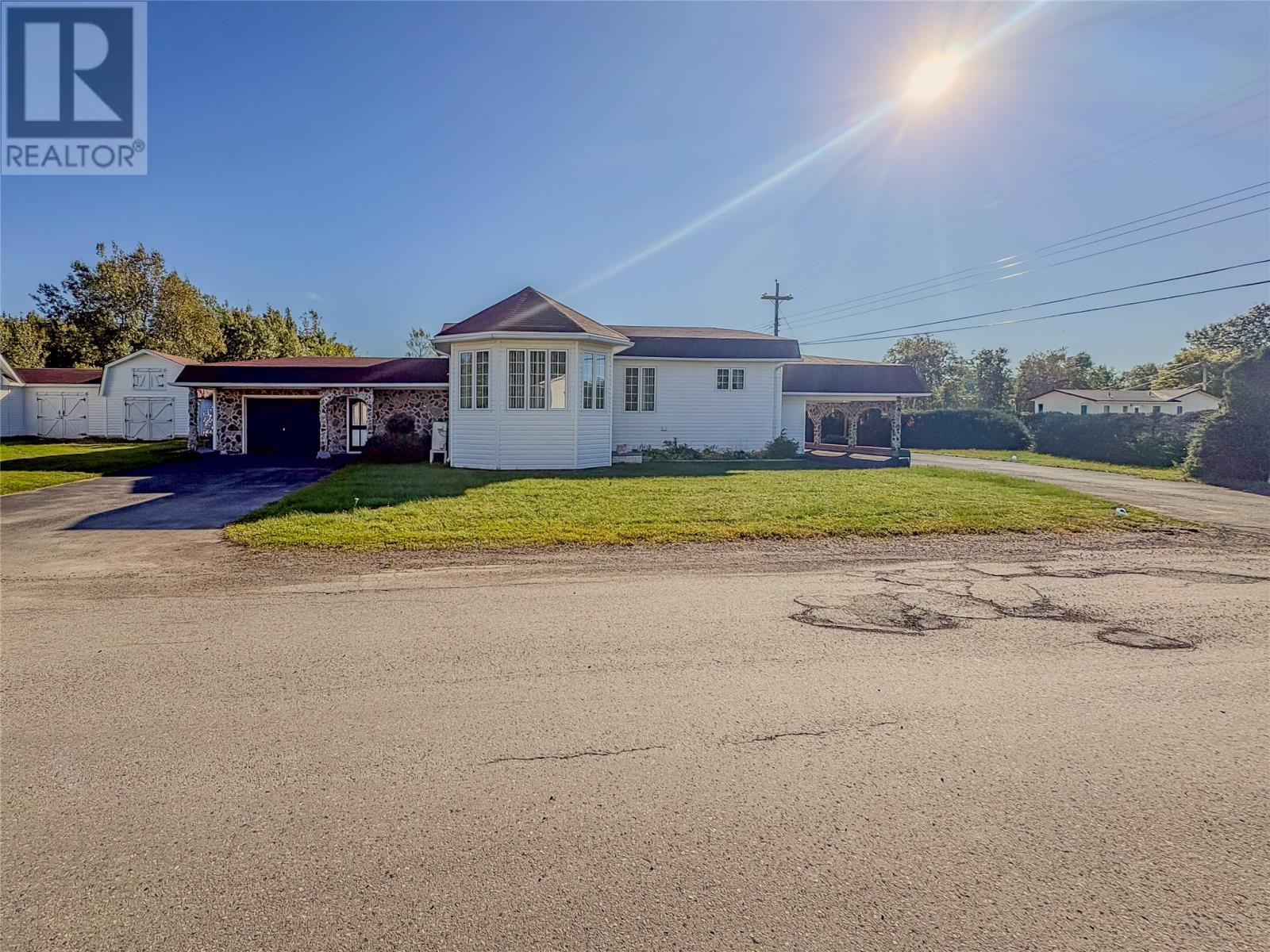 2 Millers Avenue Roberts Arm Newfoundland And Labrador Canada Sale residential   BlueKey Realty Inc.