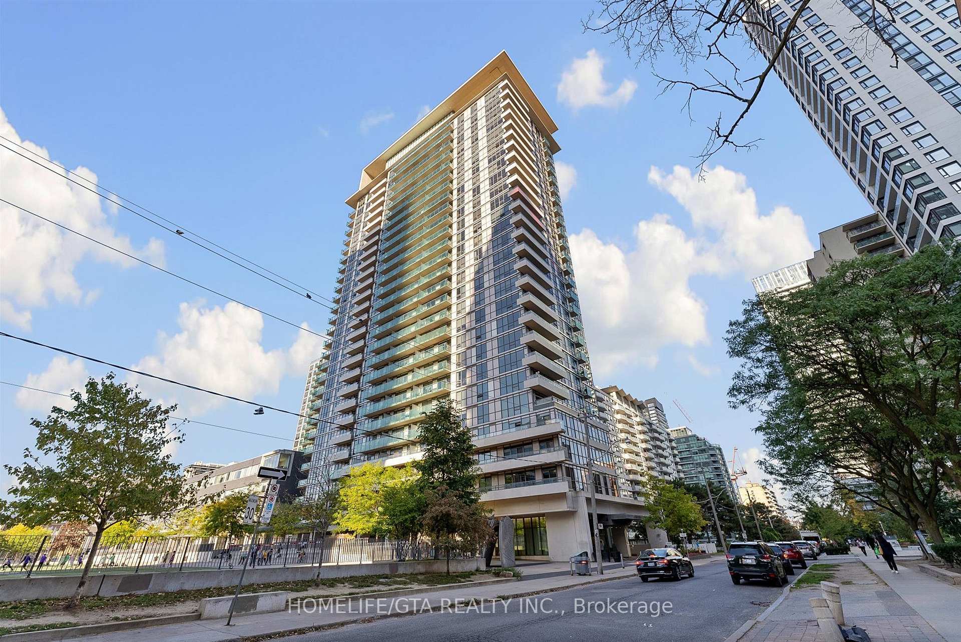 1914 - 70 Roehampton Avenue, Toronto 3