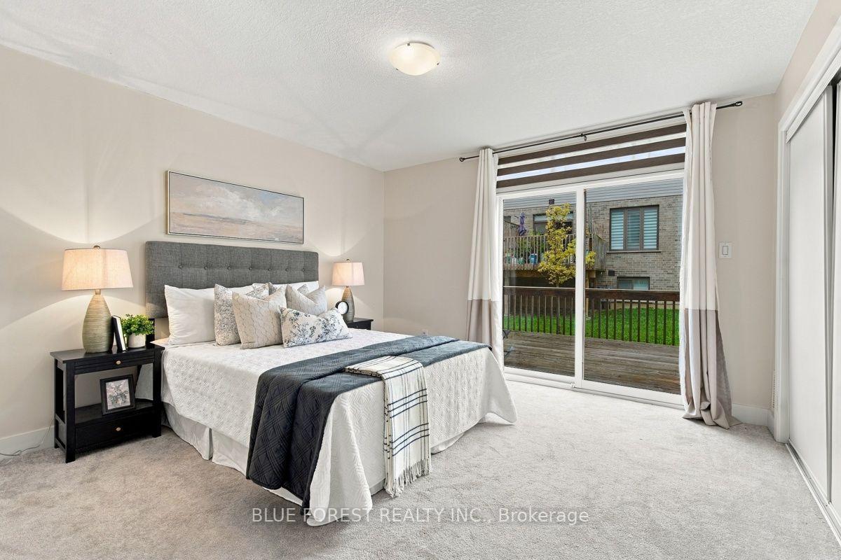 2112 Meadowgate Boulevard, London South 5