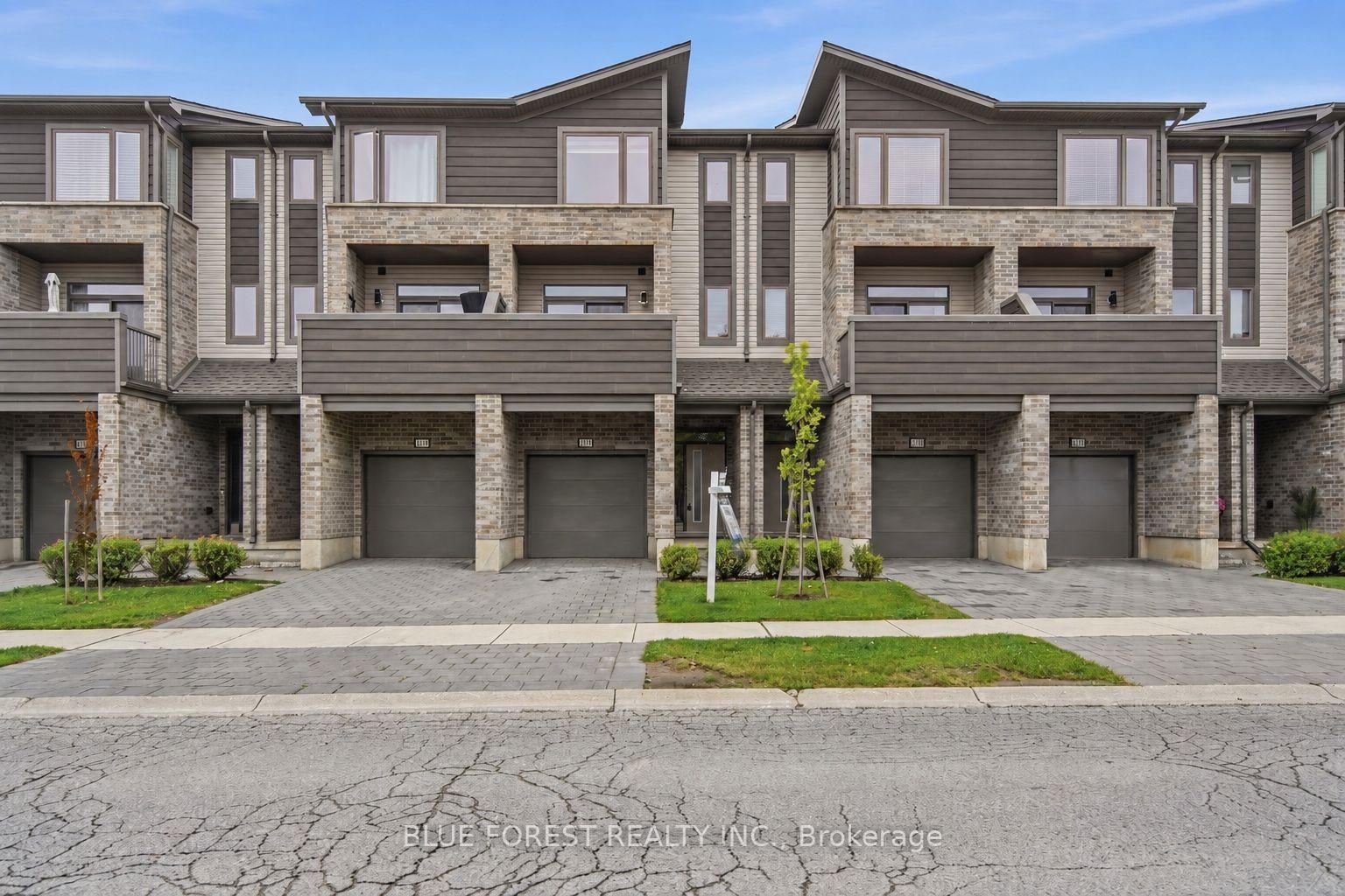 2112 Meadowgate Boulevard, London South 2