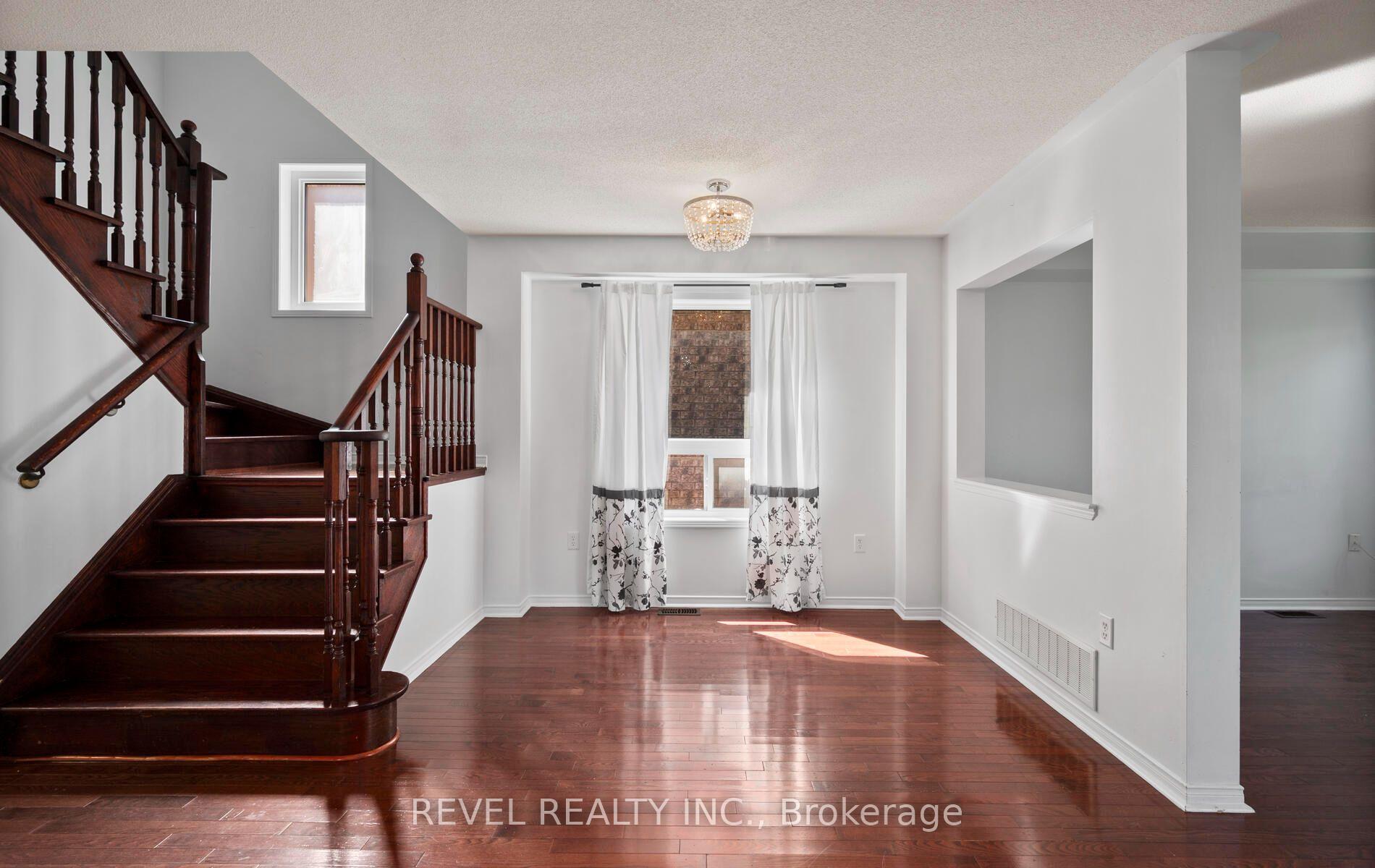 91 Oceanpearl Crescent, Whitby 5