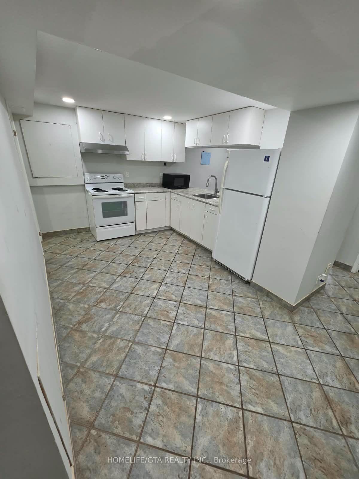 Basement - 214 Ravenscroft Road, Ajax 5