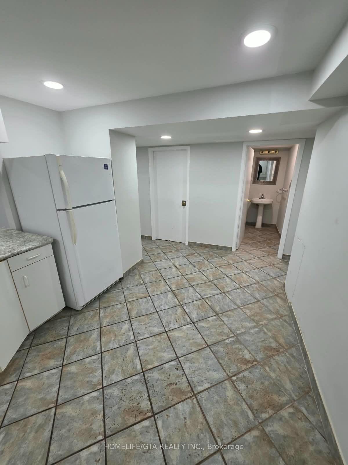 Basement - 214 Ravenscroft Road, Ajax 4