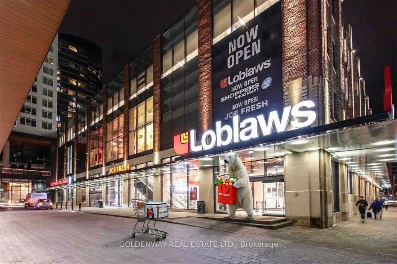 909 - 17 Bathurst Street, Toronto 2